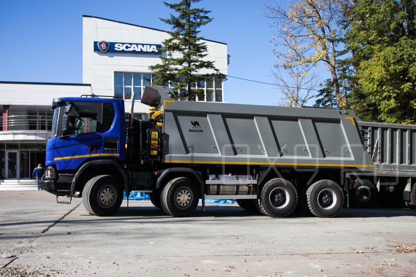 Самосвал Scania p440 8x4