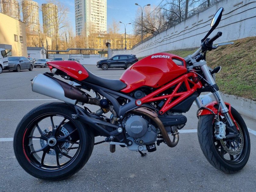 Ducati monster