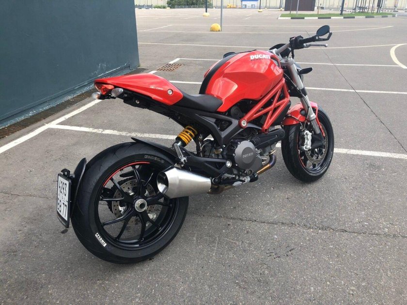 Ducati Monster 796