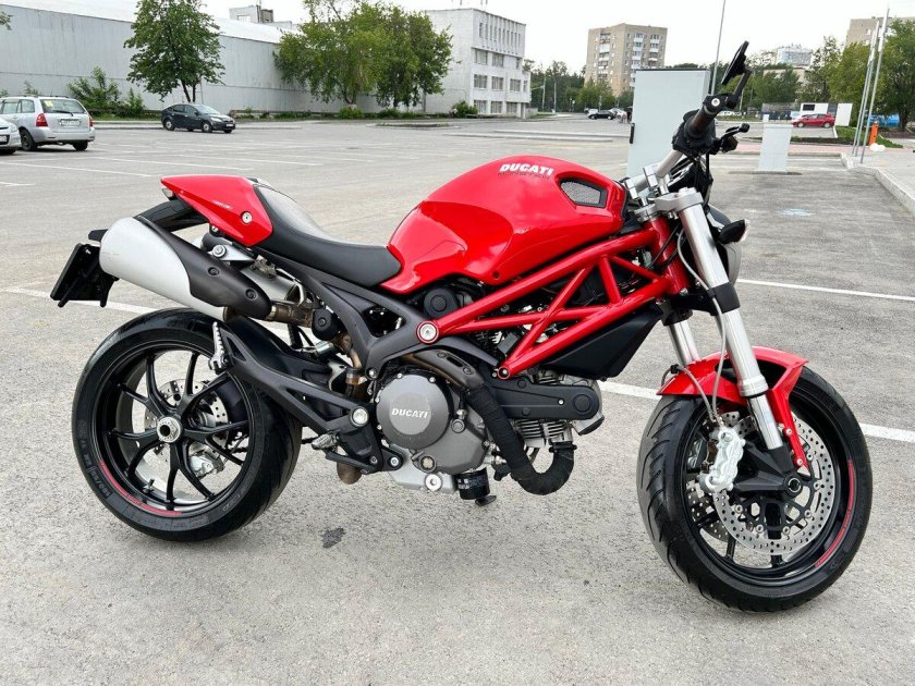 Ducati Monster 796
