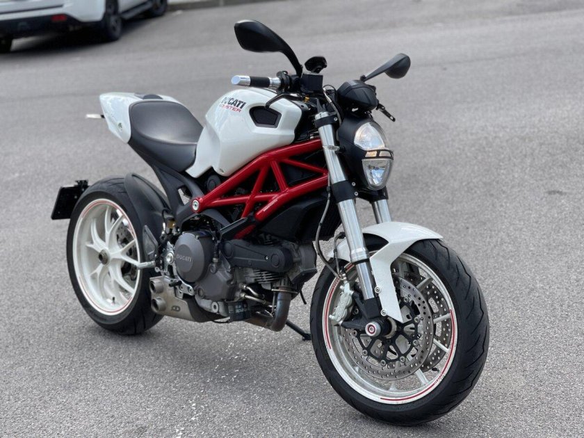 Ducati Monster 796