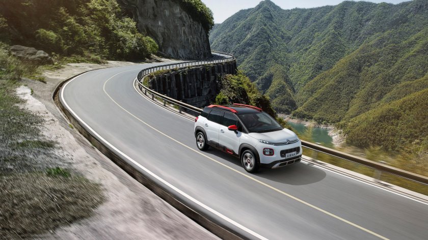 Автомобили на серпантине