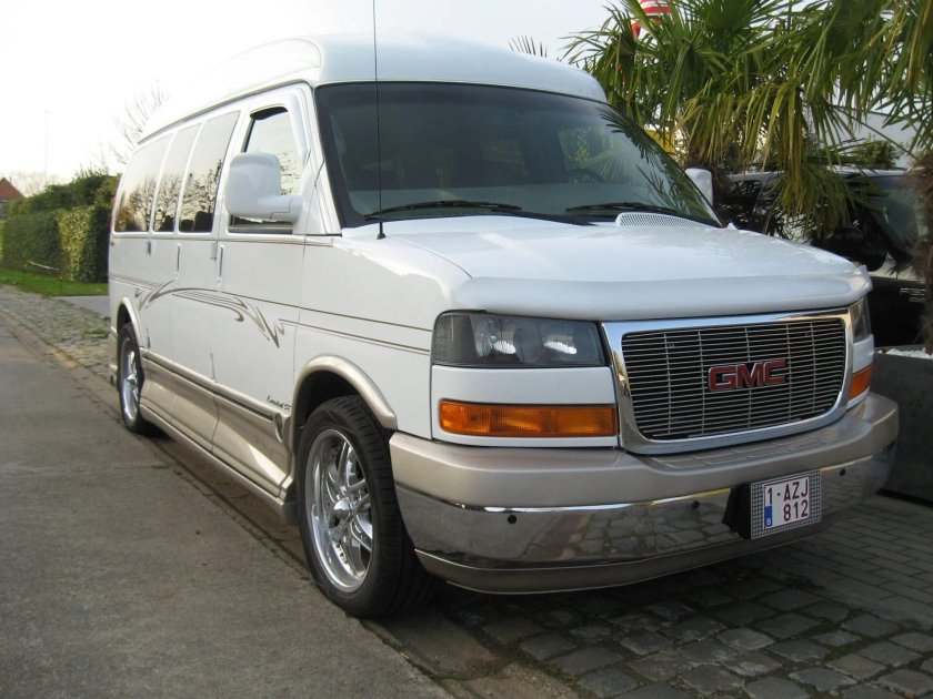GMC Savana Chevrolet Express