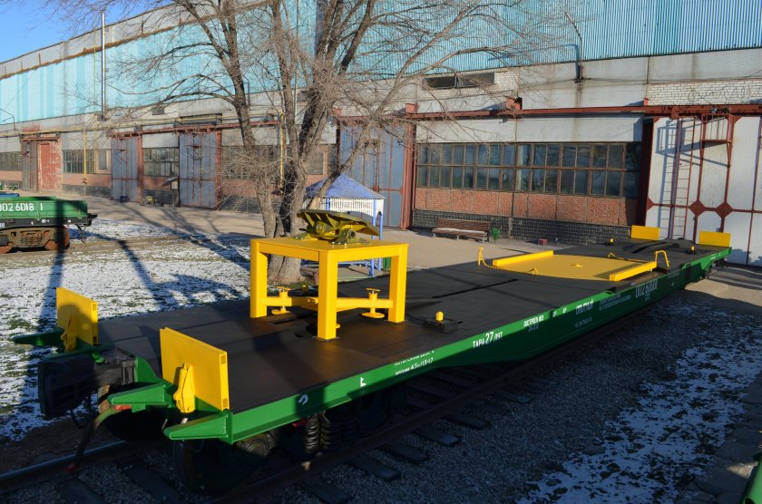 Вагон-платформа 13-5205