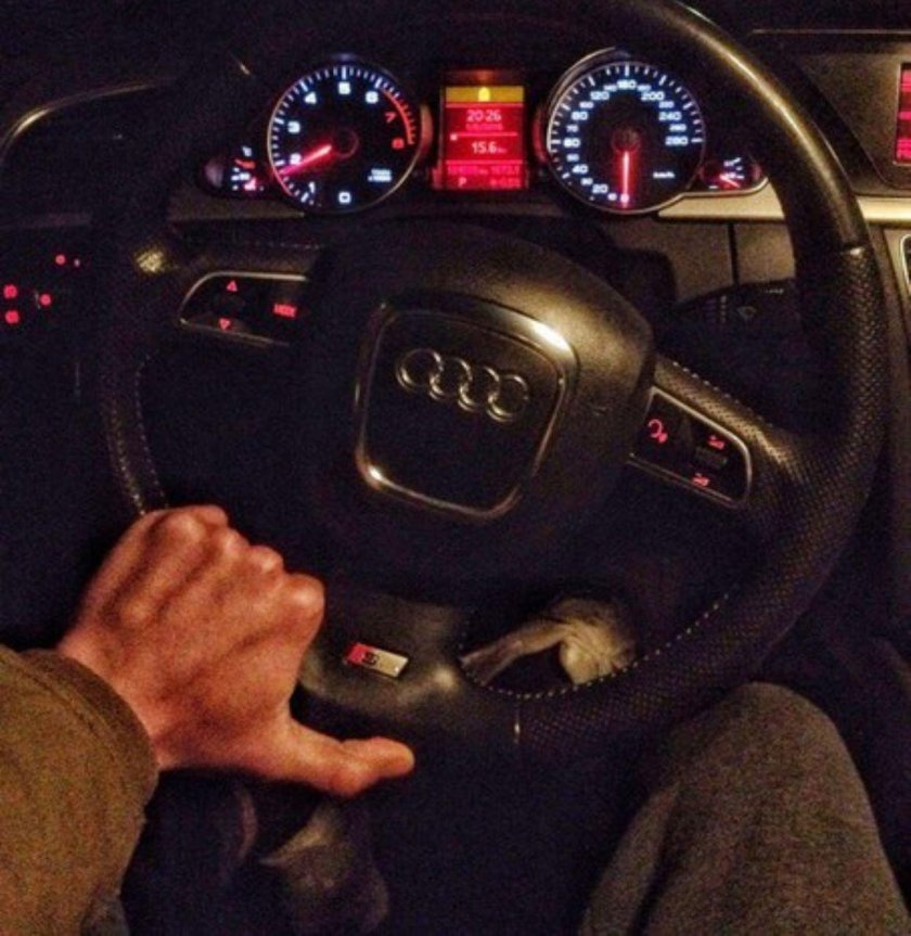 За рулем ауди