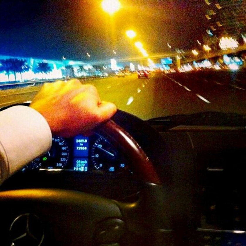 Парень за рулем