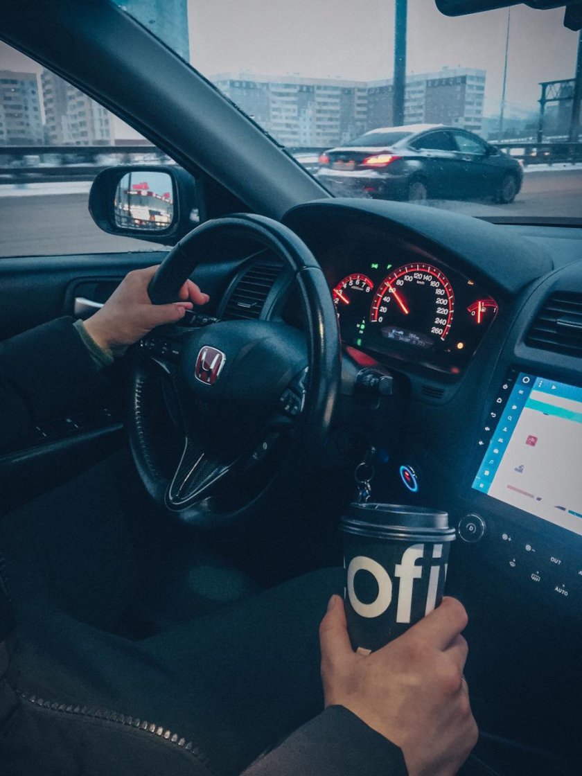 За рулём Хонда Аккорд 7