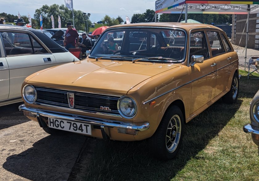 Автомобиль старый