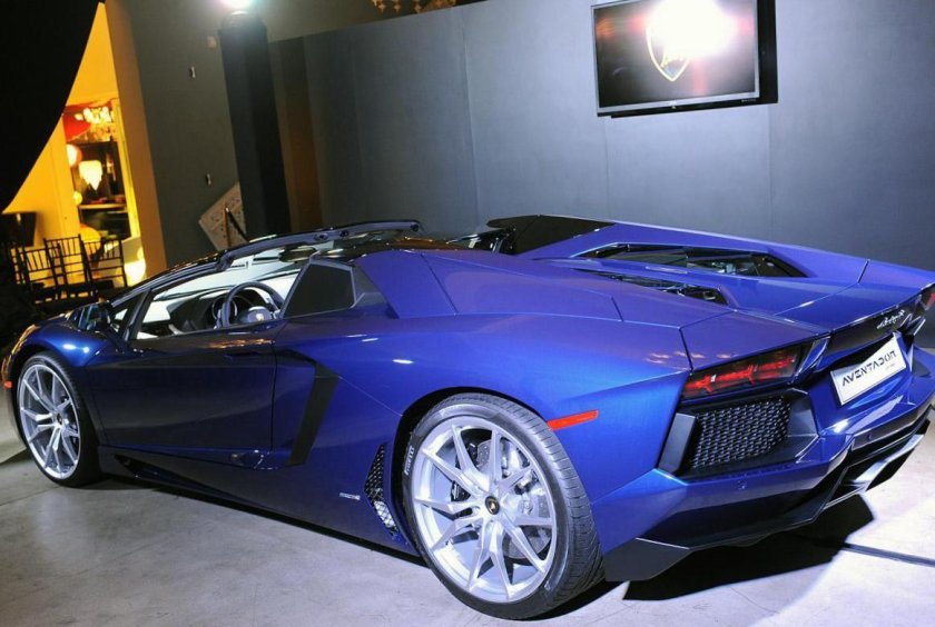 Lamborghini Aventador Roadster