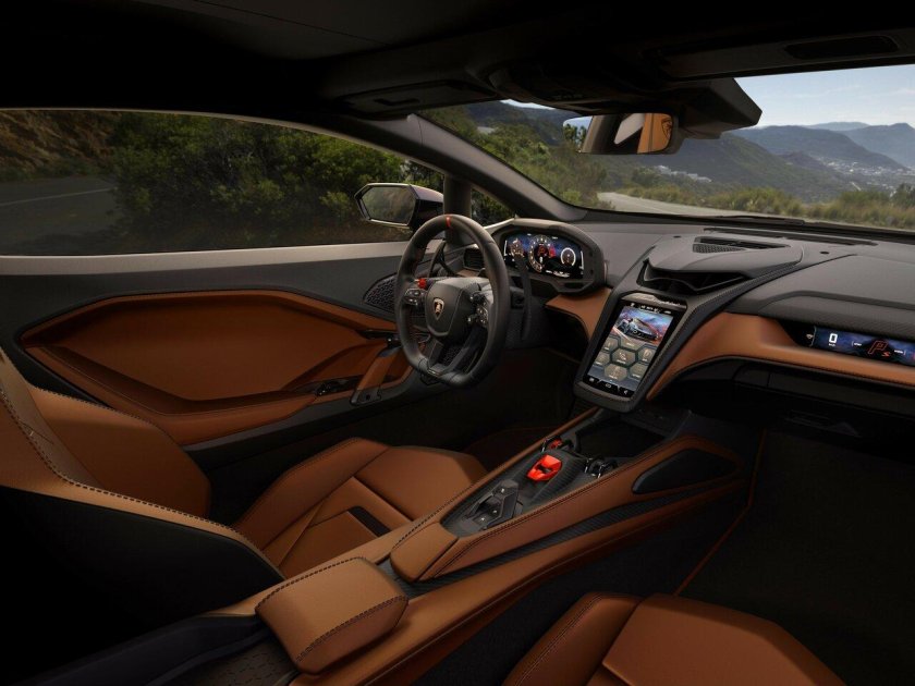 Lamborghini revuelto салон