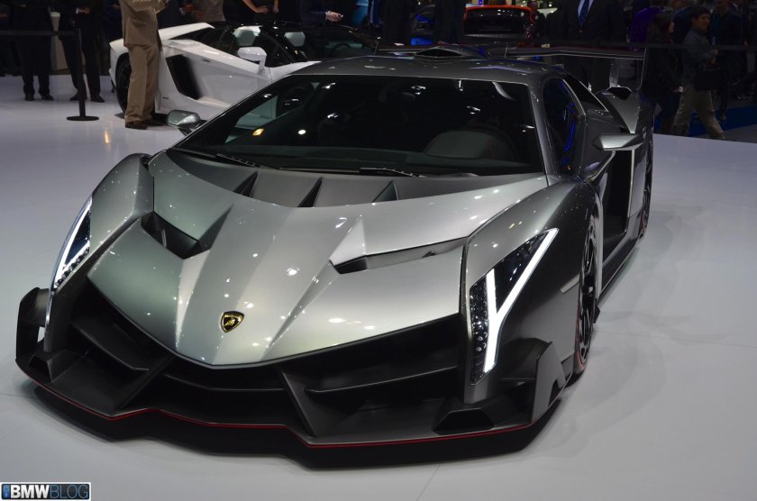 Ламборгини Венено 2022