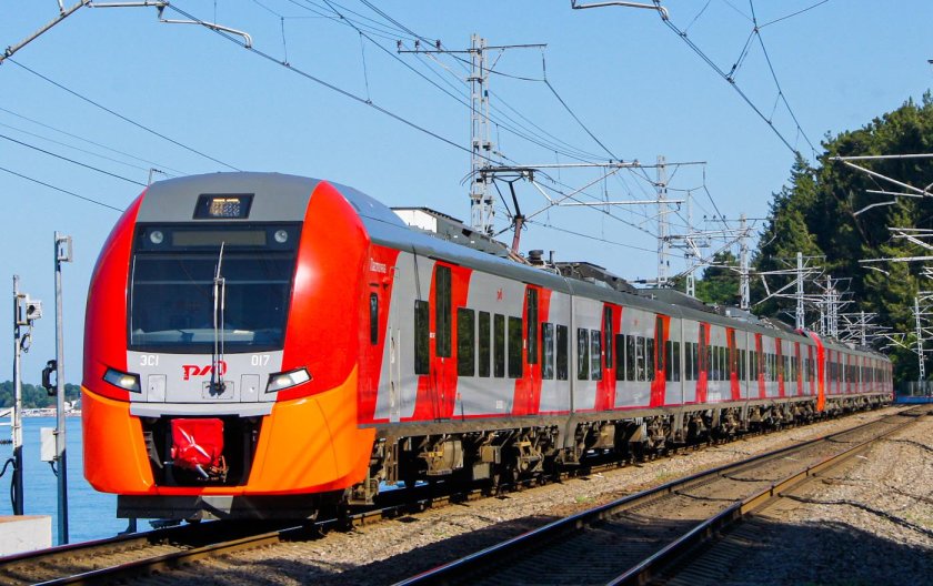 Электропоезд ласточка эс1