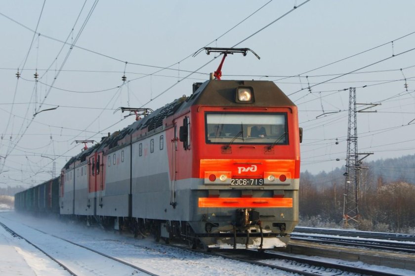 Электровоз синара 2эс6