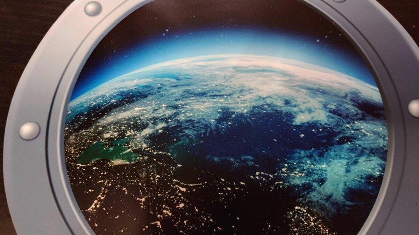 Иллюминатор космического корабля