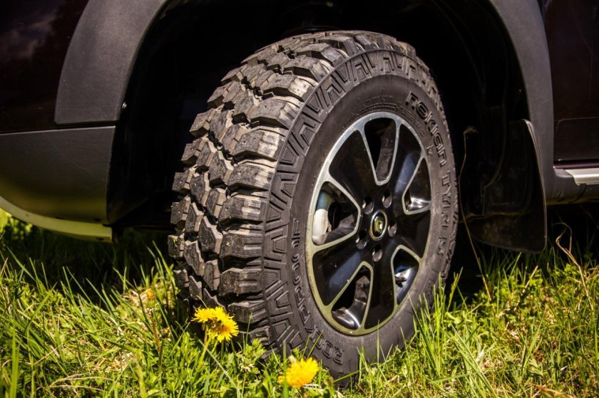 АТ резина на Рено Дастер