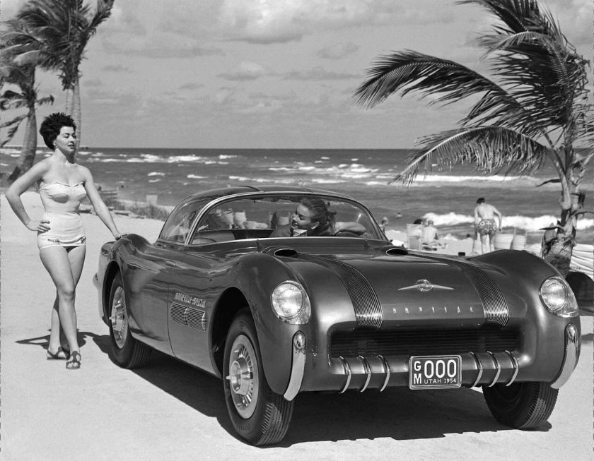 1954 Pontiac Bonneville Special Motorama Concept car