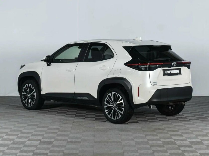 Yaris Cross 2024 დ გჰბჰჯლტ