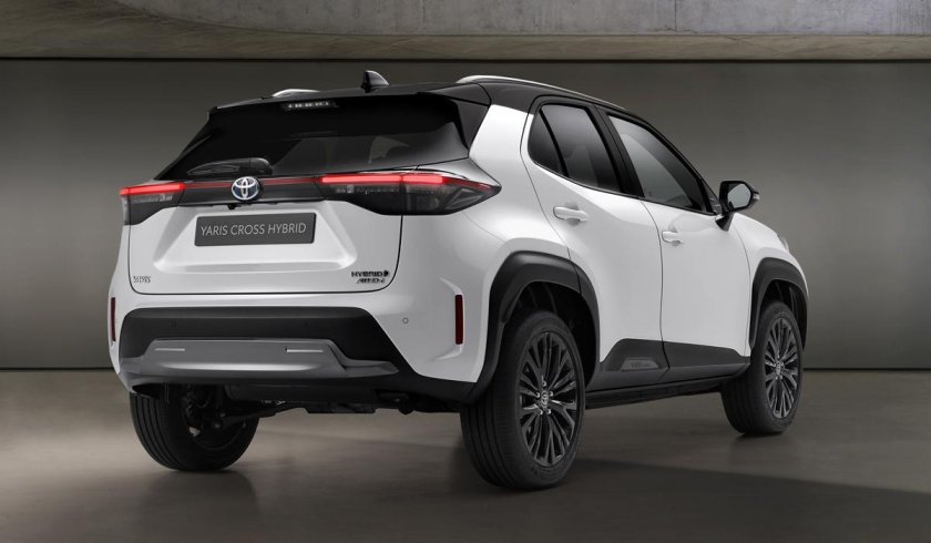 Toyota yaris cross hybrid 2022