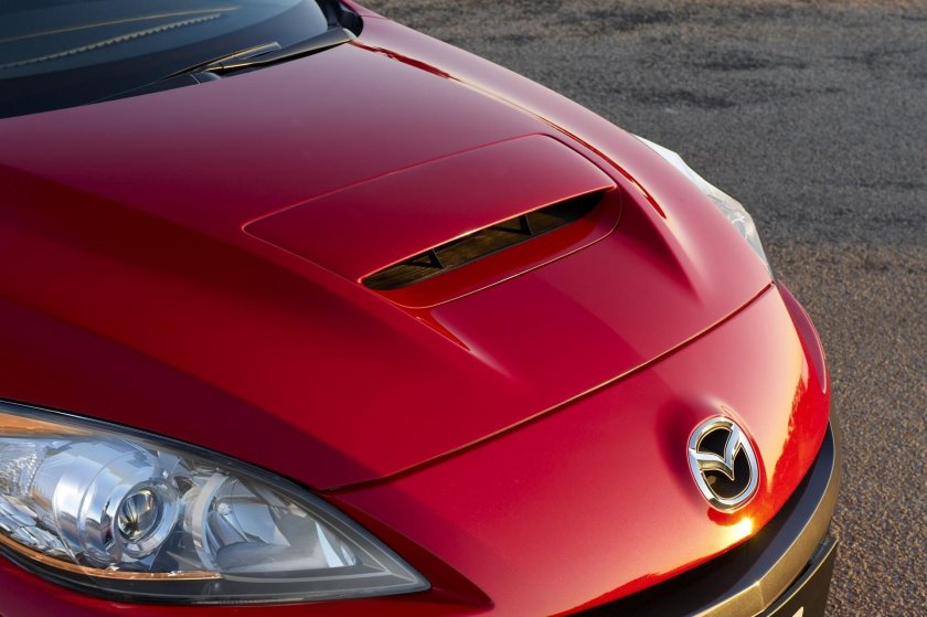 Капот Мазда 3