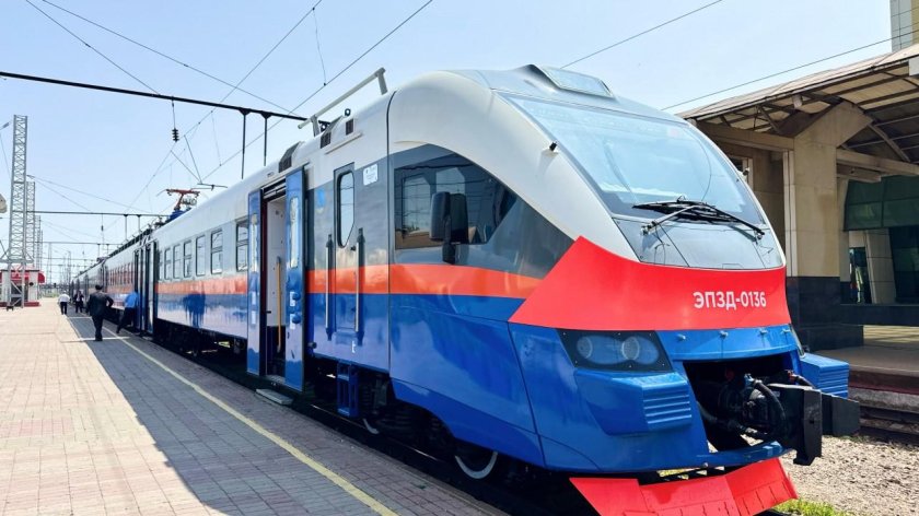 Электропоезд эп 2 д