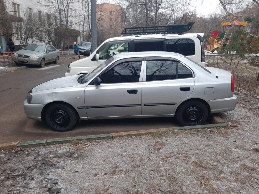 Hyundai Accent 90
