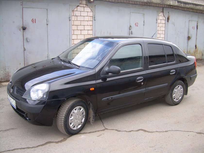 Рено Симбол 2003 черная