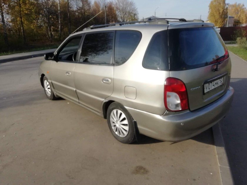 Киа Каренс 2001