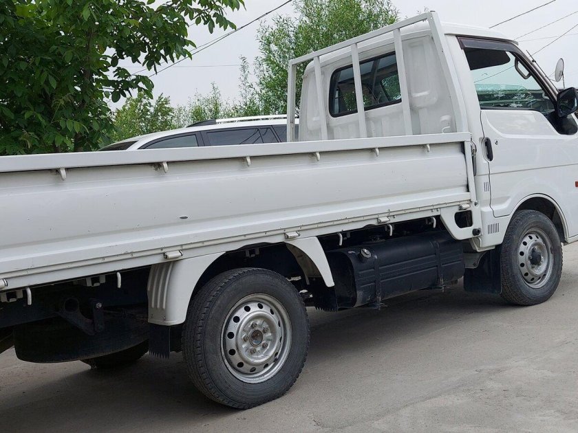 Mazda Bongo бортовой