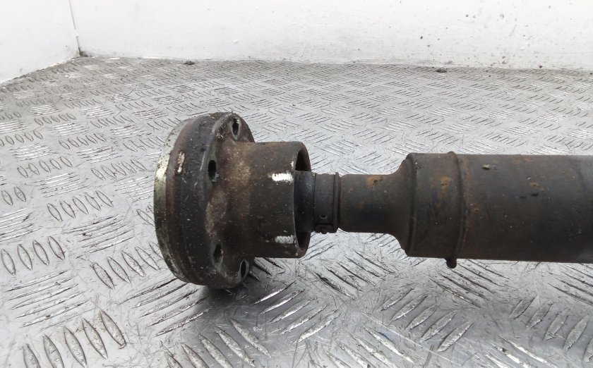 Карданный вал передний