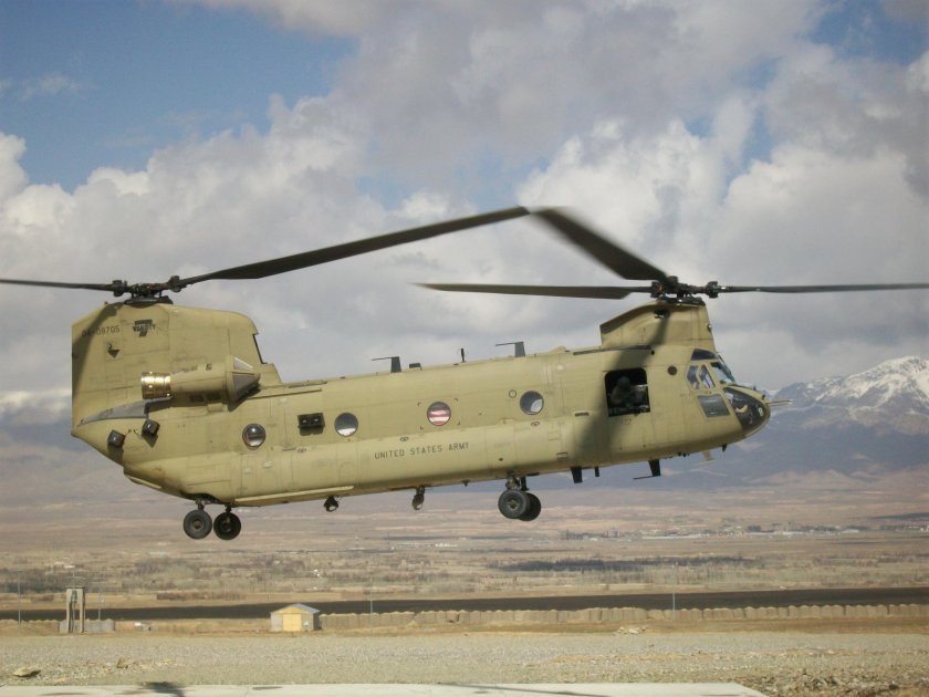 Вертолет Ch-47 Chinook