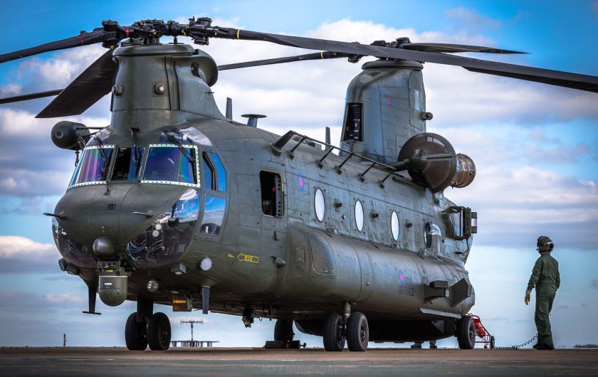 Вертолет Ch-47 Chinook