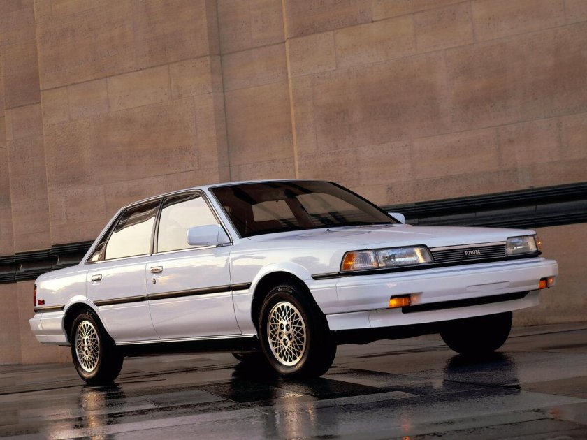 Toyota Camry 1986