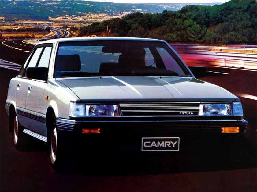 Toyota Camry v10 1982