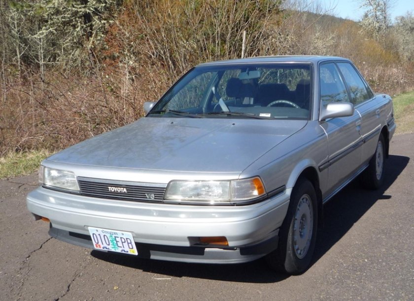 Toyota Camry 1990
