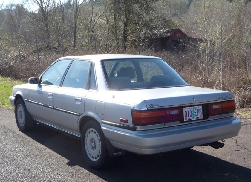 Toyota Camry 1990