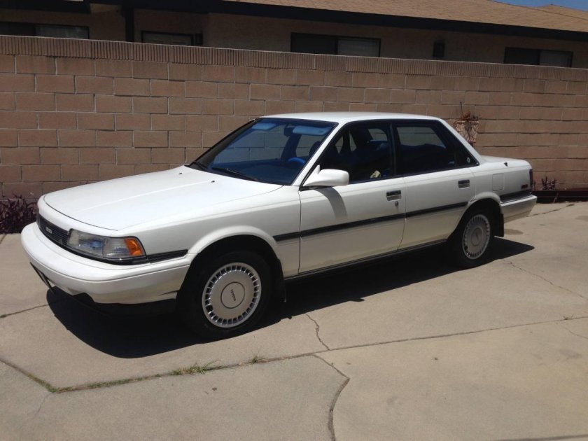 Toyota Camry 1990