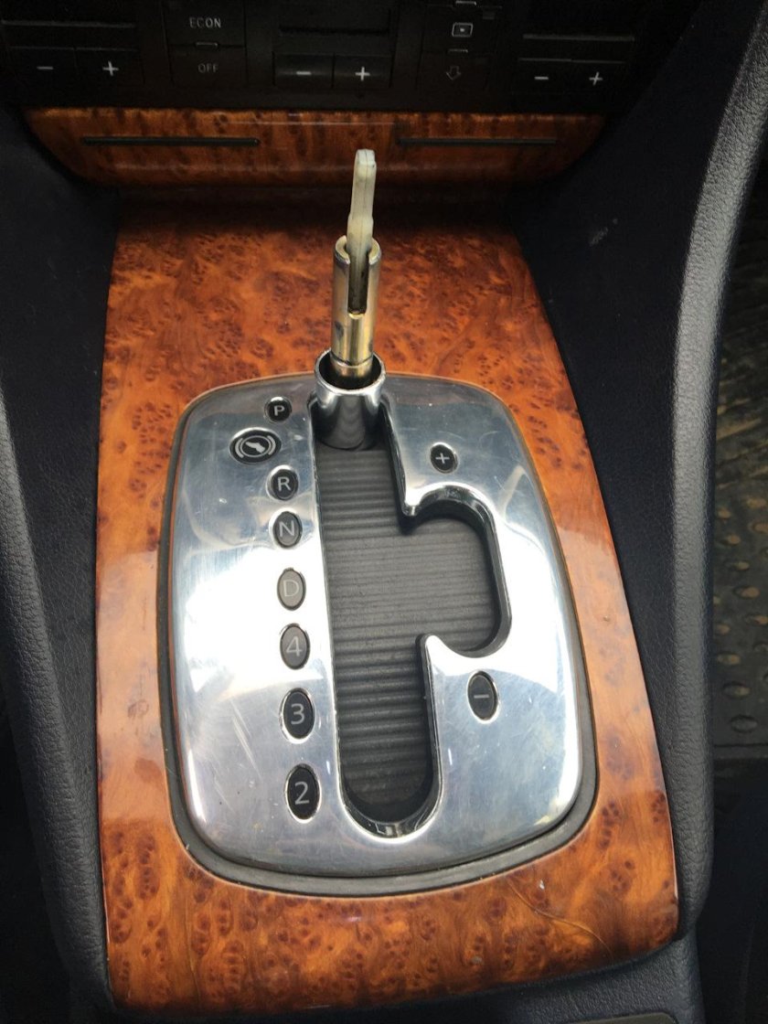 Селектор АКПП Ауди а6 с5