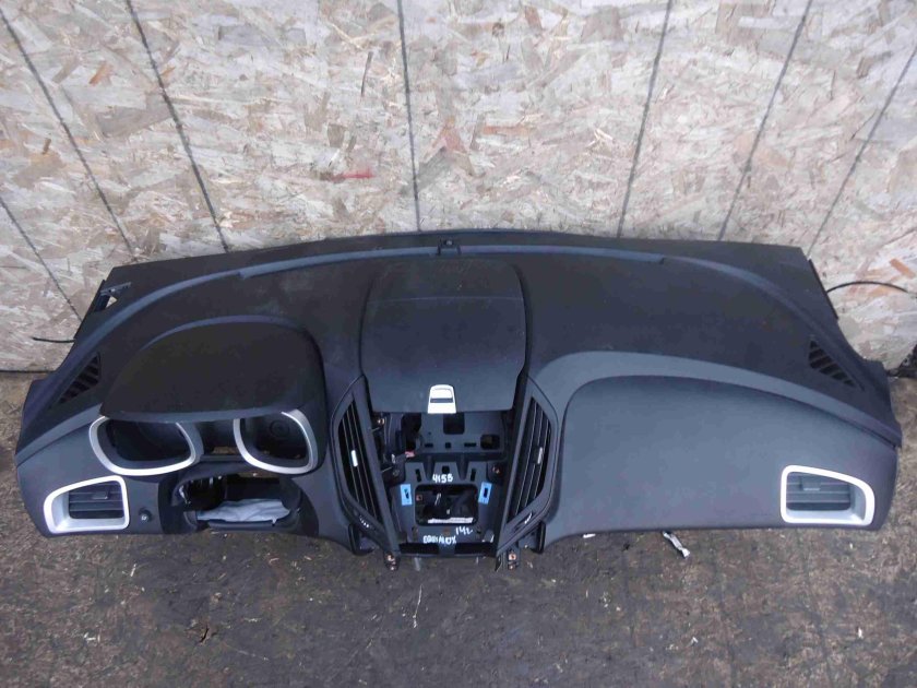 Полка Торпедо Шевроле кобальт