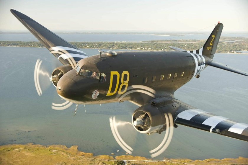 Самолет c-47 Skytrain