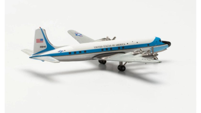 Коллекционная модель самолета