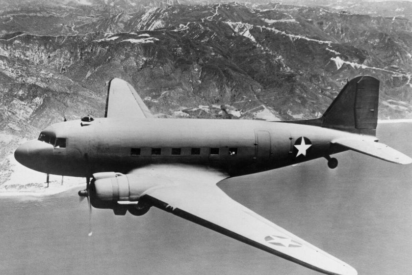 Самолет c-47 Skytrain