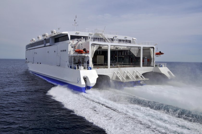 Катамаран Соммерс