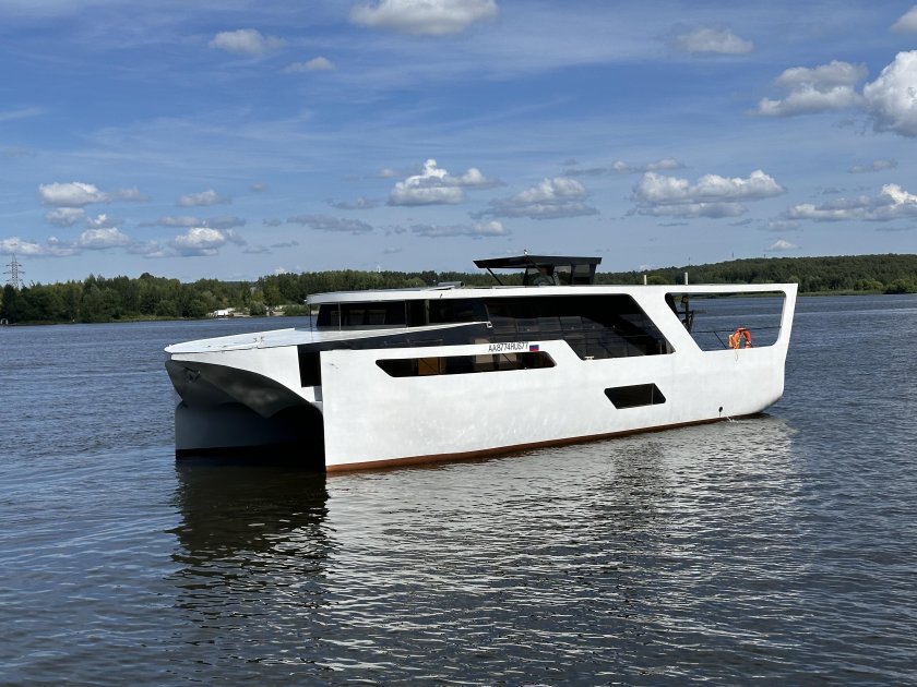 Морской катамаран