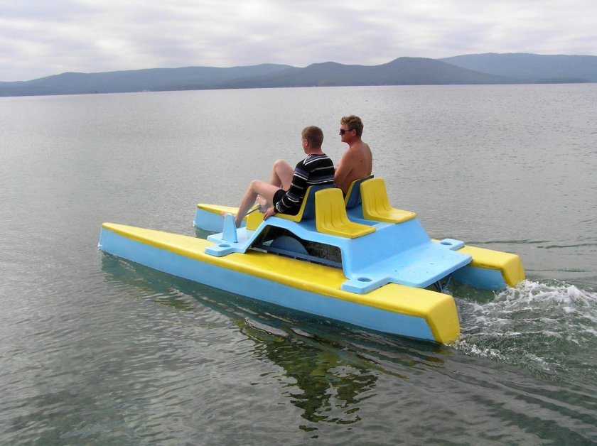 Катамаран апал