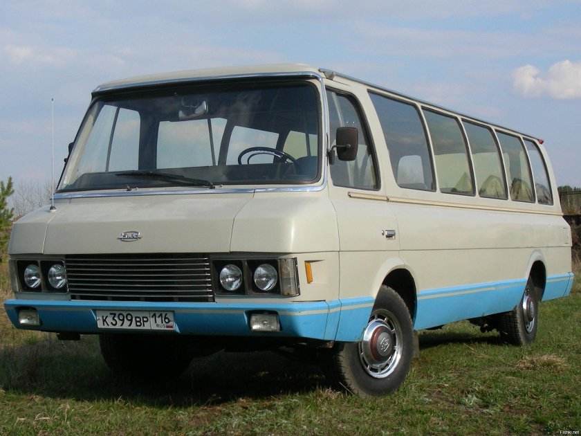 ЗИЛ-3207 Юность