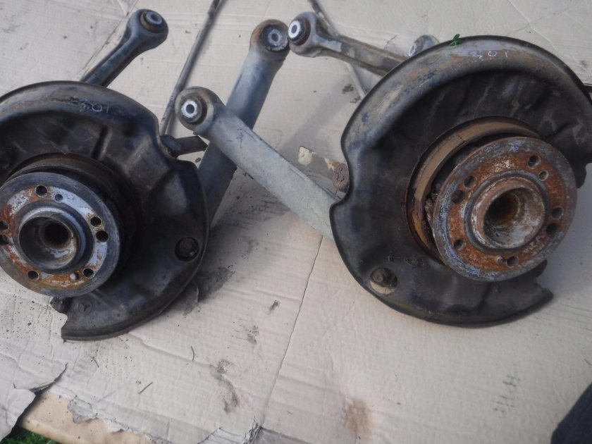 Сайлентблок заднего рычага БМВ е34