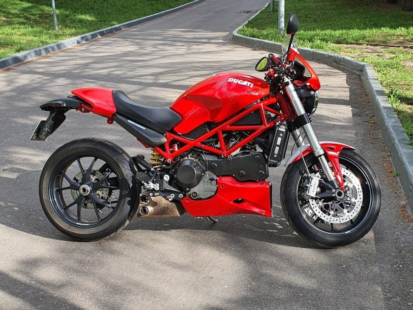 Ducati monster