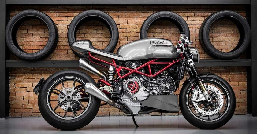Ducati Monster s4