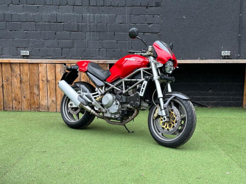 Ducati monster 900