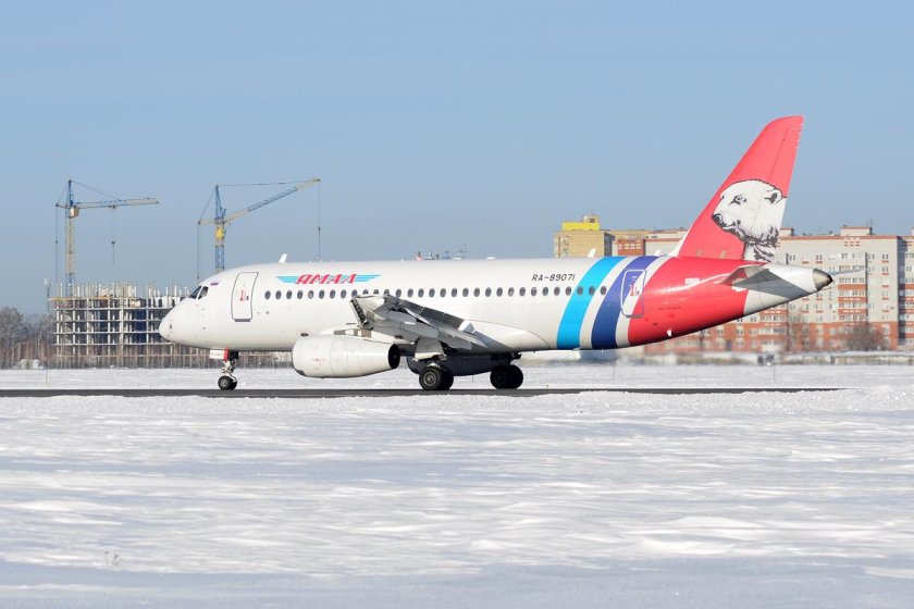 Sukhoi superjet 100 95 lr
